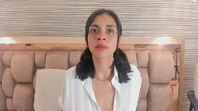 Snapshot of annie_shine_ chatting on 02/20/26, 12:16 annie shine online show from 02/20/26, 12:16