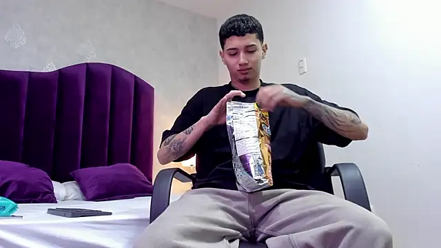 Snapshot of JoshBeech chatting on 02/20/26, 12:38 JoshBeech online show from 02/20/26, 12:38