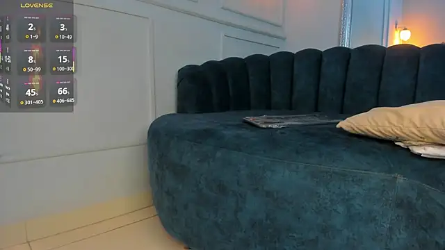 Zafiro21  online show from 04/22/26, 07:37