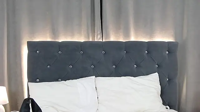 Snapshot of VikkyVonn chatting on 05/28/26, 11:07 VikkyVonn online show from 05/28/26, 11:07