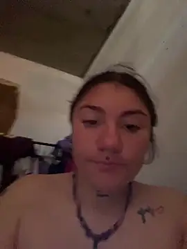 ZoE-sweettt online show from 04/14/26, 08:37