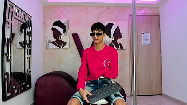 Snapshot of KITTY_BOSH chatting on 02/25/26, 01:21 KITTY BOSH online show from 02/25/26, 01:21