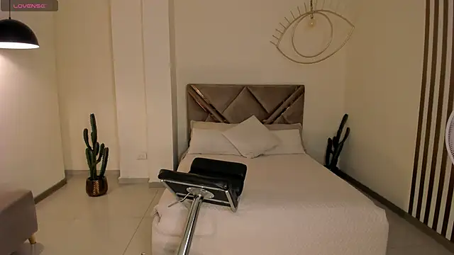 CarolineEvans x online show from 03/18/26, 04:26