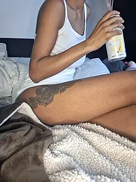 Cinnamonbunn online show from 02/18/26, 07:43