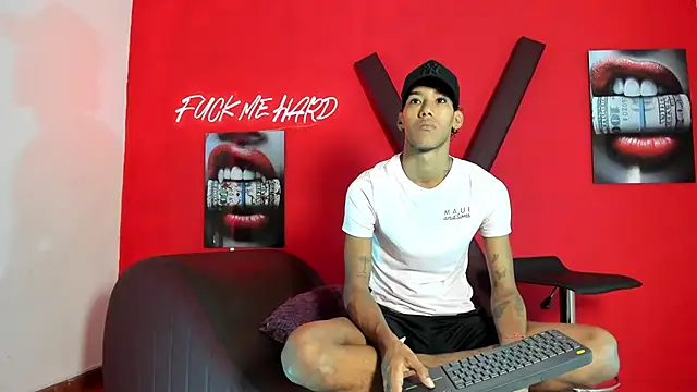 GREEN BOYS online show from 02/26/26, 07:40