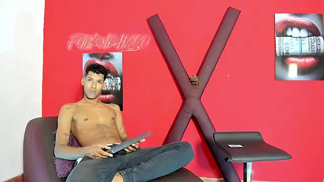 GREEN BOYS online show from 03/04/26, 07:36