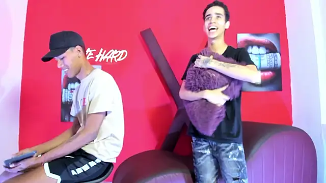 GREEN BOYS online show from 03/13/26, 07:26