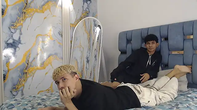 GREEN BOYS online show from 04/16/26, 07:25