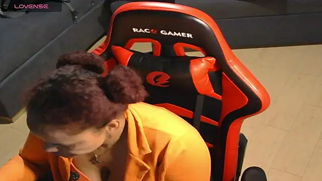 Snapshot of Helensex1 chatting on 02/22/26, 02:45 Helensex1 online show from 02/22/26, 02:45