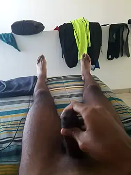 Snapshot of isuru_lakshan chatting on 02/17/26, 12:01 isuru lakshan online show from 02/17/26, 12:01