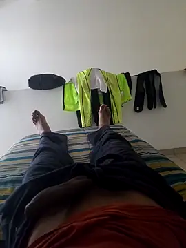 Snapshot of isuru_lakshan chatting on 02/19/26, 12:23 isuru lakshan online show from 02/19/26, 12:23