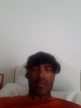 Snapshot of isuru_lakshan chatting on 07/06/26, 04:31 isuru lakshan online show from 07/06/26, 04:31