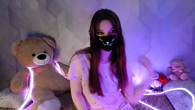 llonaMask online show from 02/27/26, 08:36