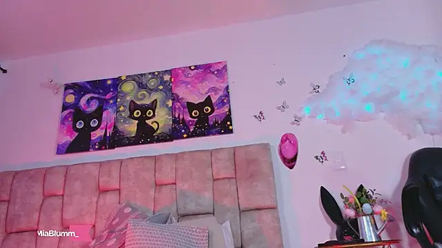 MiiaBlumm  online show from 03/31/26, 06:19