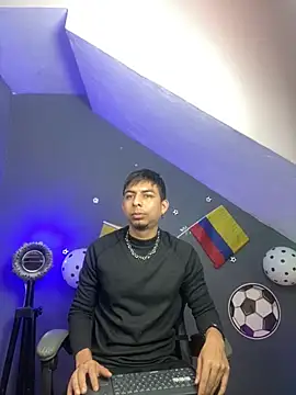 Snapshot of polloCol4U chatting on 06/16/26, 05:43 polloCol4U online show from 06/16/26, 05:43