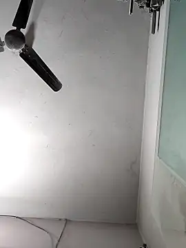 Snapshot of yashudick chatting on 02/25/26, 12:04 yashudick online show from 02/25/26, 12:04