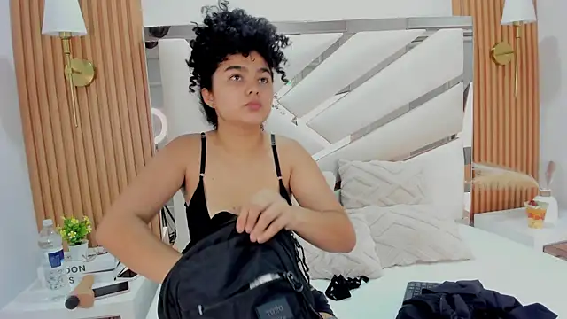 Snapshot of _Curly_Beauty chatting on 02/25/26, 02:27 Curly Beauty online show from 02/25/26, 02:27