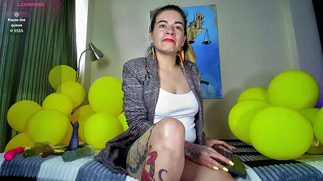 oriana thomson01 online show from 05/22/26, 02:22