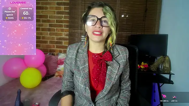 Snapshot of oriana_thomson01 chatting on 06/23/26, 01:25 oriana thomson01 online show from 06/23/26, 01:25