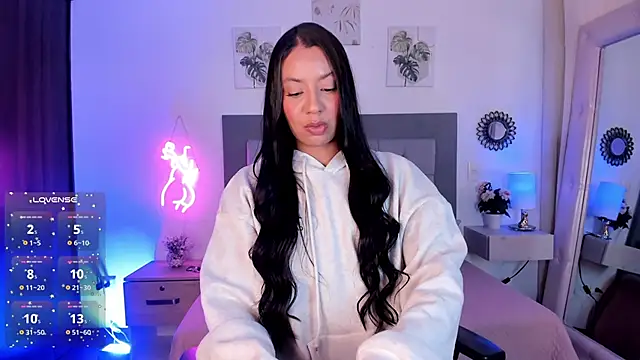 Snapshot of julietha_Vega chatting on 04/21/26, 05:50 julietha Vega online show from 04/21/26, 05:50