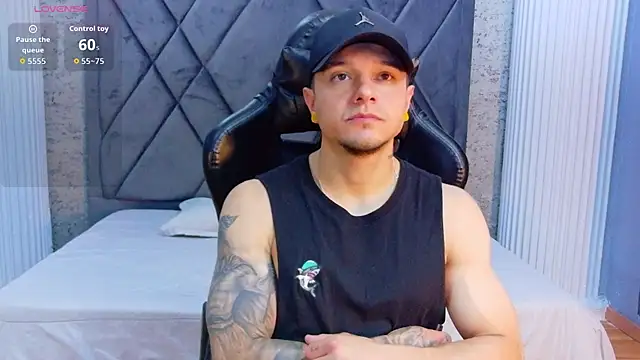 Snapshot of TYSONRICH1 chatting on 03/02/26, 06:04 TYSONRICH1 online show from 03/02/26, 06:04