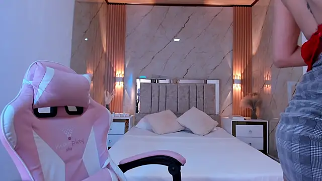 Snapshot of your_whore_Salome chatting on 02/24/26, 06:39 your whore Salome online show from 02/24/26, 06:39