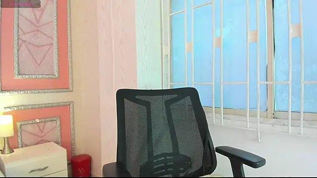 Snapshot of your_whore_Salome chatting on 05/22/26, 08:36 your whore Salome online show from 05/22/26, 08:36