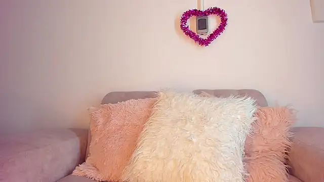 Tylla   online show from 02/25/26, 05:06