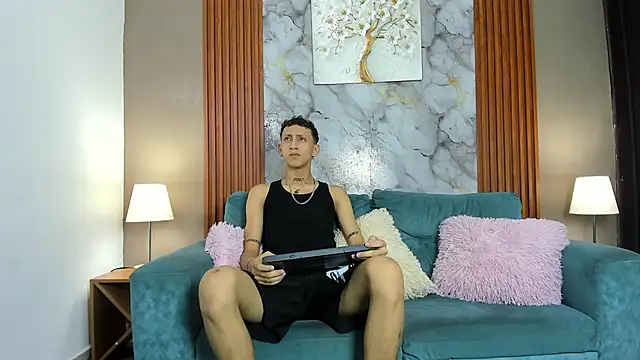 BOYS PLAY online show from 04/02/26, 01:31