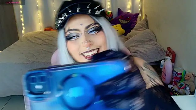 maliciaXpoison online show from 04/25/26, 04:15