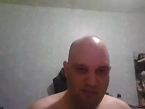 Snapshot of Heavy_Rebellx chatting on 02/24/26, 04:10 Heavy Rebellx online show from 02/24/26, 04:10