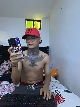 Snapshot of Maxtor_ chatting on 02/17/26, 02:46 Maxtor online show from 02/17/26, 02:46