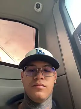 Snapshot of Maxtor_ chatting on 02/19/26, 10:39 Maxtor online show from 02/19/26, 10:39