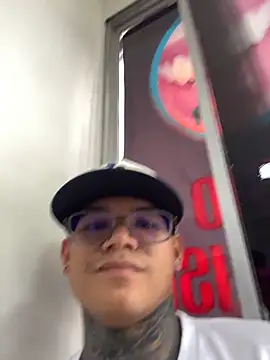 Snapshot of Maxtor_ chatting on 02/24/26, 07:23 Maxtor online show from 02/24/26, 07:23