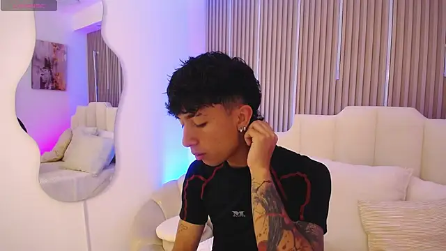 Aiden Rivers  online show from 03/25/26, 12:44