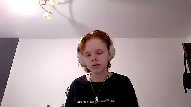 CurlaPettyBom online show from 02/28/26, 08:26