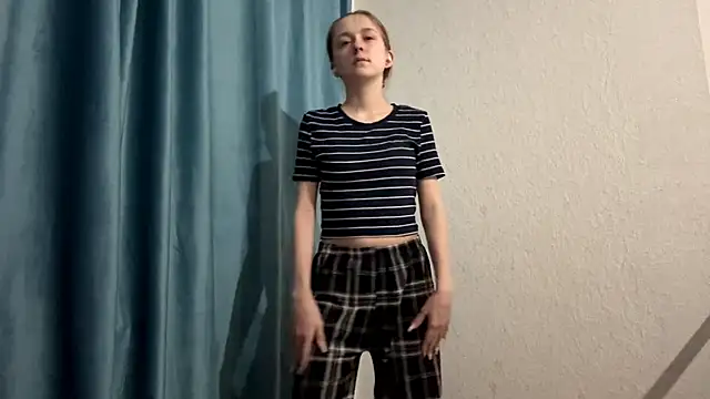 Snapshot of StaticBliss chatting on 02/25/26, 01:26 StaticBliss online show from 02/25/26, 01:26