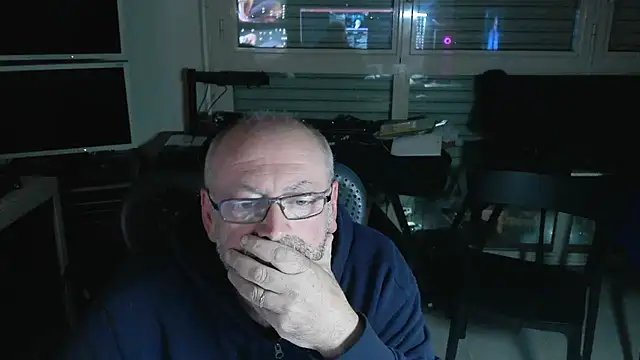 Snapshot of MiRey- chatting on 03/22/26, 10:57 MiRey- online show from 03/22/26, 10:57