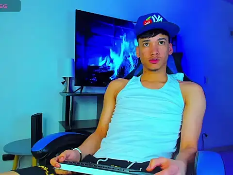 Lyam Russo online show from 03/25/26, 03:56