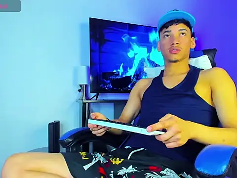 Lyam Russo online show from 03/27/26, 05:13