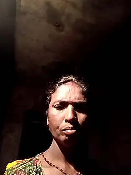 Snapshot of Hot_re83 chatting on 02/21/26, 07:15 Hot re83 online show from 02/21/26, 07:15