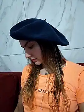 Snapshot of Larinhacat chatting on 03/02/26, 03:52 Larinhacat online show from 03/02/26, 03:52