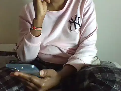 Snapshot of Solayadiva chatting on 04/03/26, 01:42 Solayadiva online show from 04/03/26, 01:42