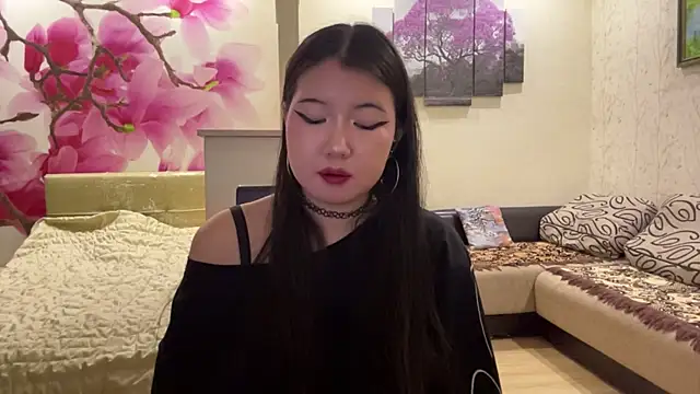 MaeRaads online show from 04/17/26, 06:22