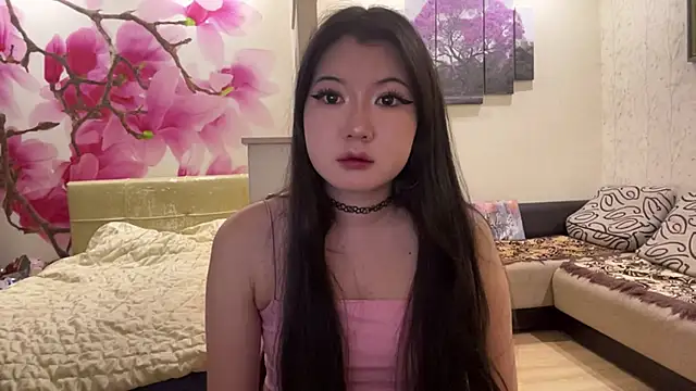 MaeRaads online show from 05/04/26, 10:17