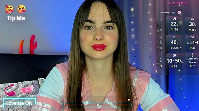Snapshot of megann_fox2 chatting on 07/12/26, 04:53 megann fox2 online show from 07/12/26, 04:53