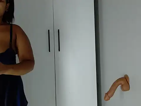 Snapshot of Loyal_Sashaa chatting on 02/24/26, 05:27 Loyal Sashaa online show from 02/24/26, 05:27