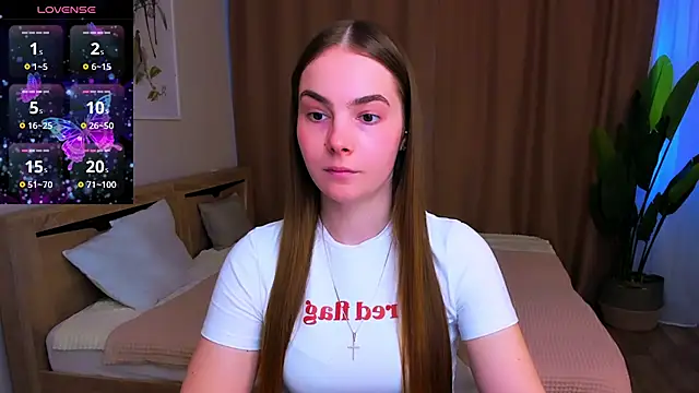 Maddy Wood  online show from 03/19/26, 02:43