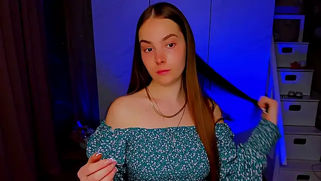 Snapshot of Maddy_Wood_ chatting on 05/07/26, 01:49 Maddy Wood online show from 05/07/26, 01:49
