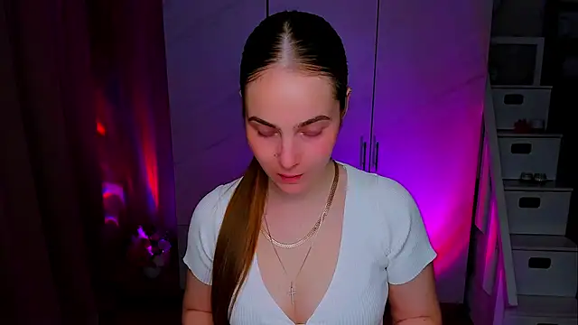 Snapshot of Maddy_Wood_ chatting on 05/15/26, 03:30 Maddy Wood online show from 05/15/26, 03:30
